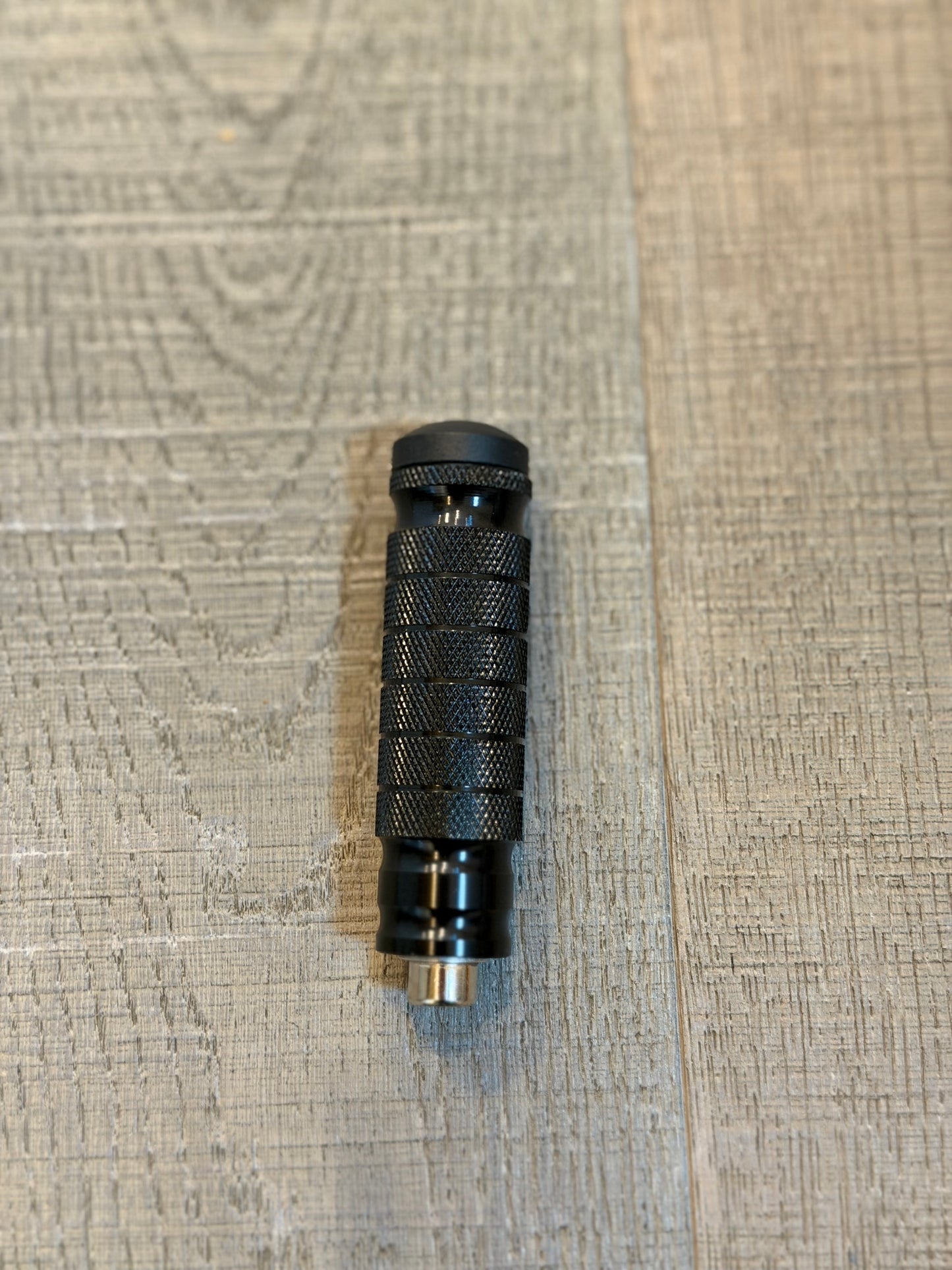 Foot lock pegs