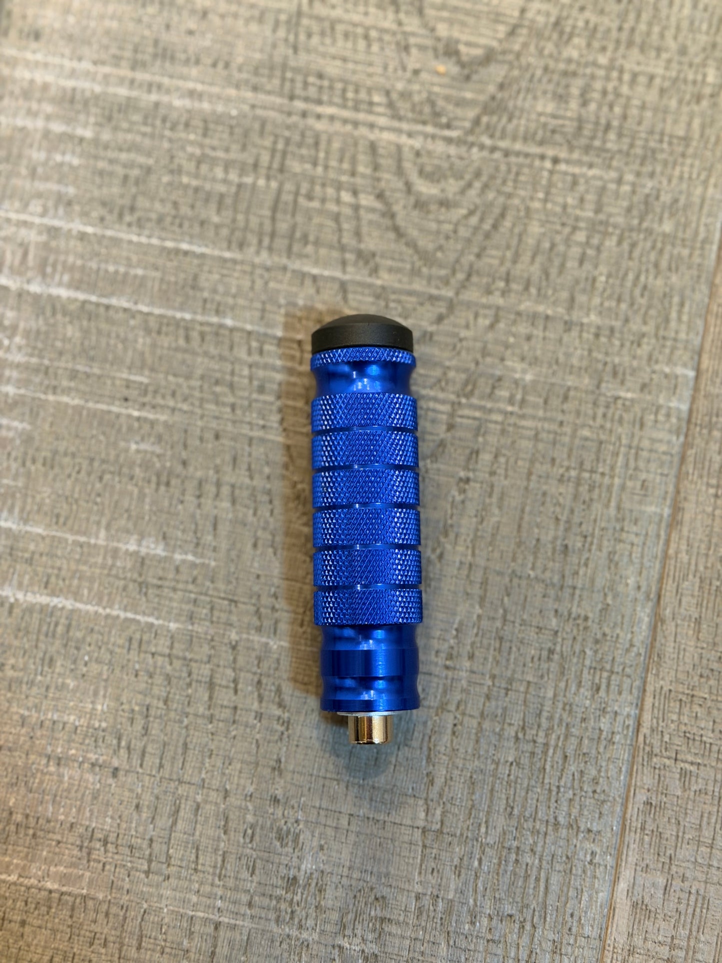 Foot lock pegs